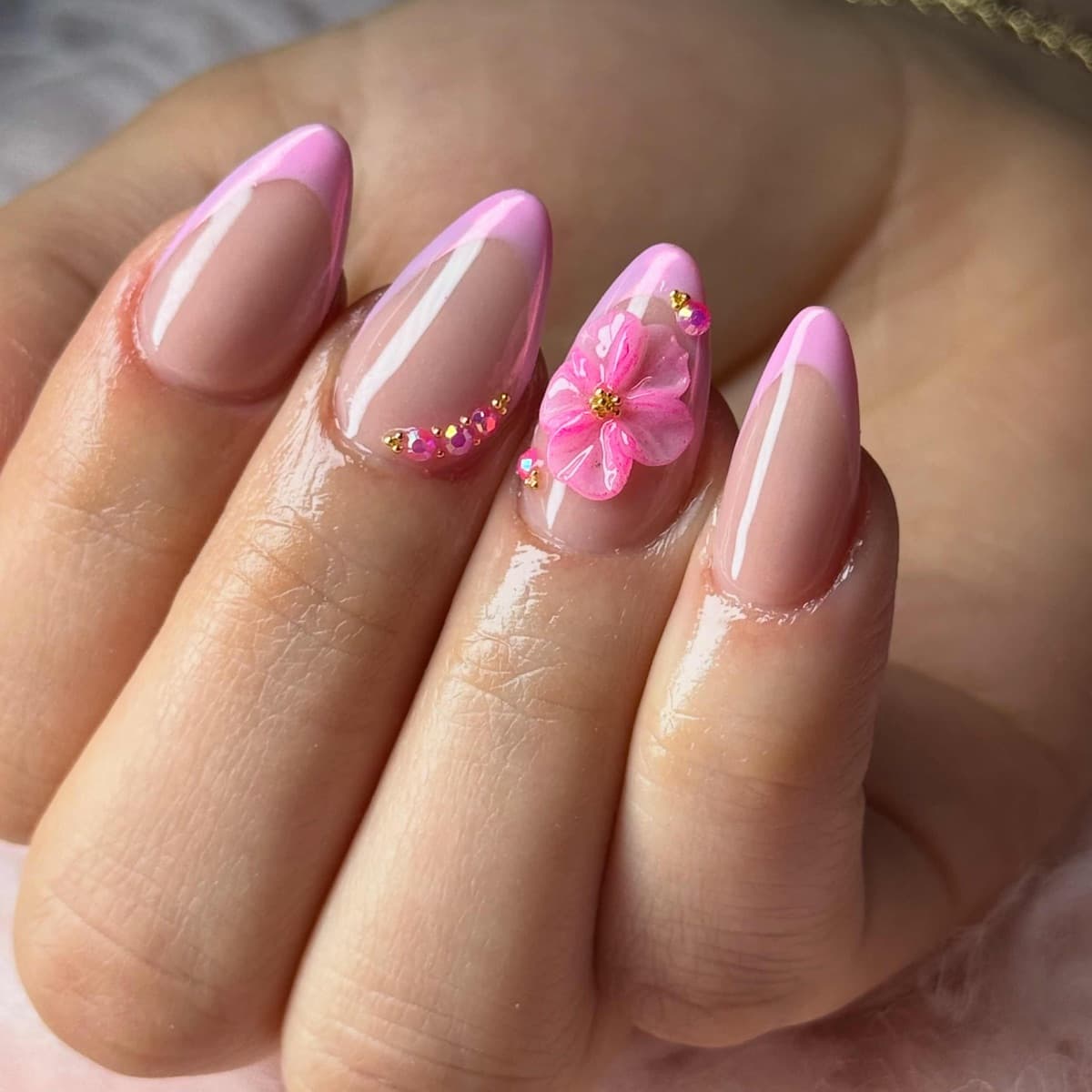 https://cdn.nailzy.com/jobs/682f458d97ea3e61d5f9ded6