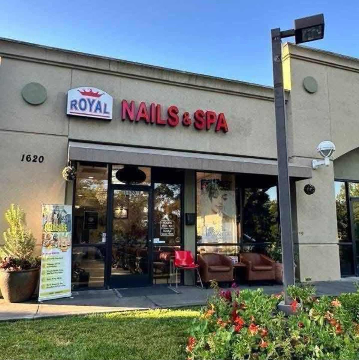 Royal nail & spa