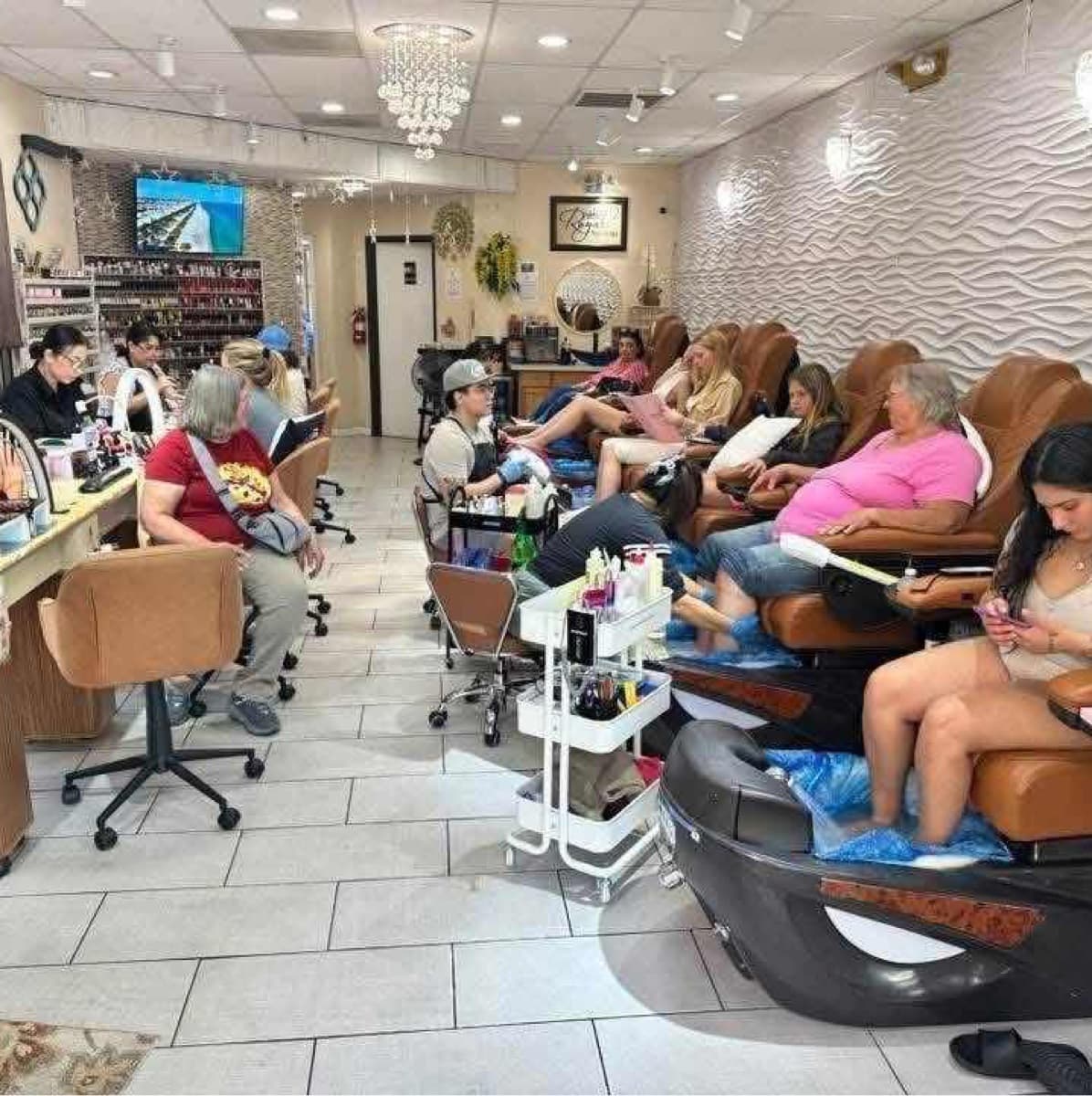 https://cdn.nailzy.com/jobs/68ec9162b3e9ff85ec4bf650