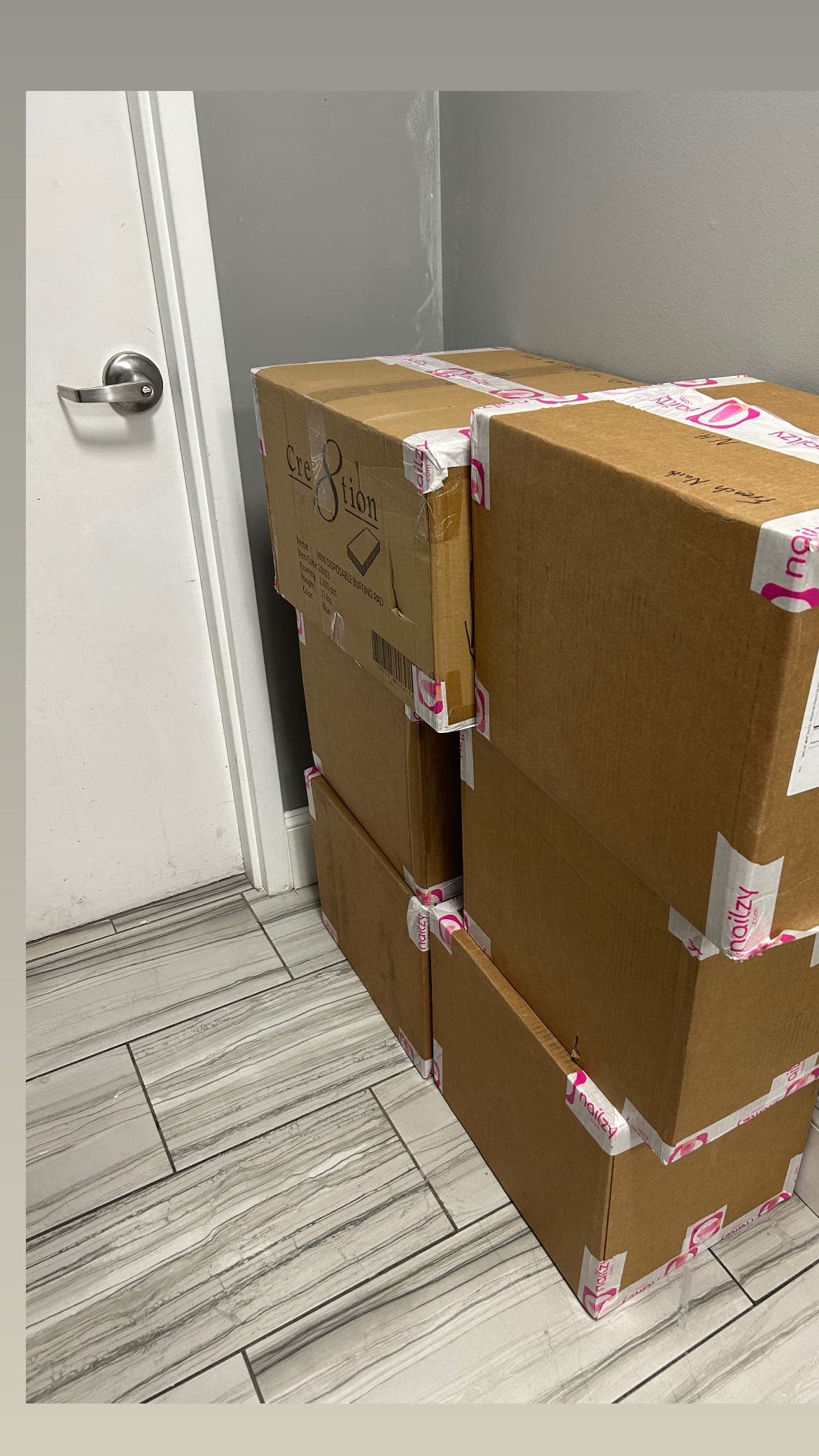 https://cdn.nailzy.com/reviews/6761ef3d11477441d6c1a89b
