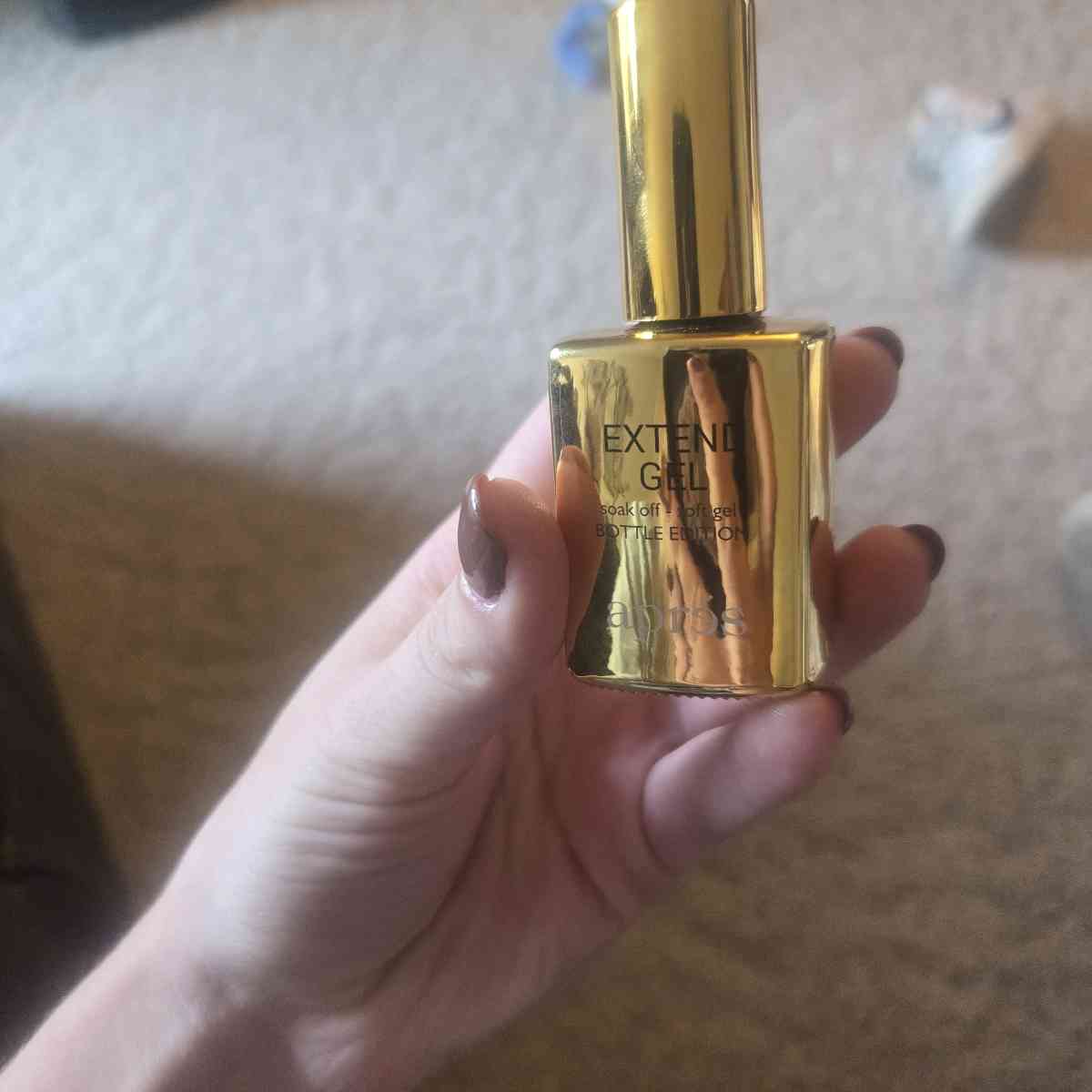 https://cdn.nailzy.com/reviews/68d708385dd963c4e3e357ac