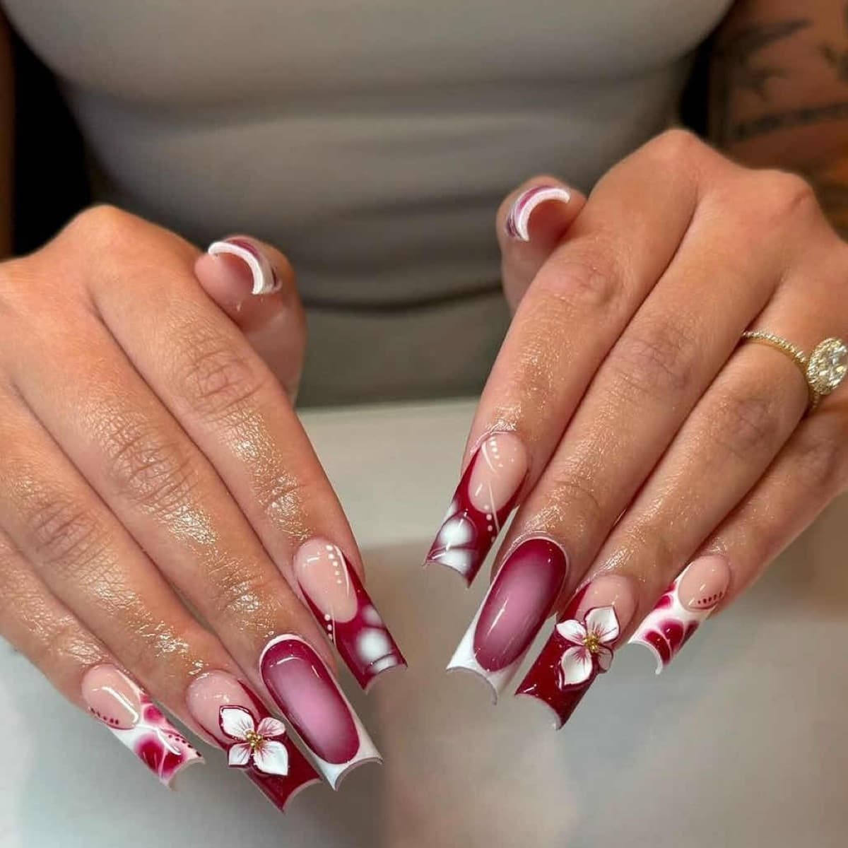 https://cdn.nailzy.com/reviews/68e98b05b3e9ff85ec1fe6d9