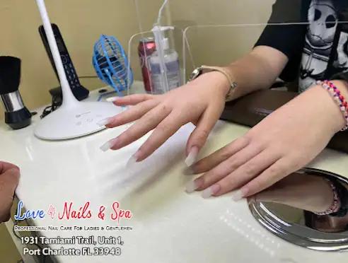 https://cdn.nailzy.com/salons/652804263e51affde2404924